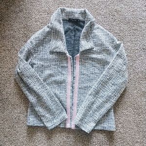 Cute long sleeved jacket (slightly cropped)